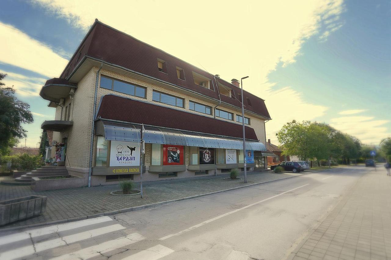 Apartmani Tomic Kladovo Exteriér fotografie